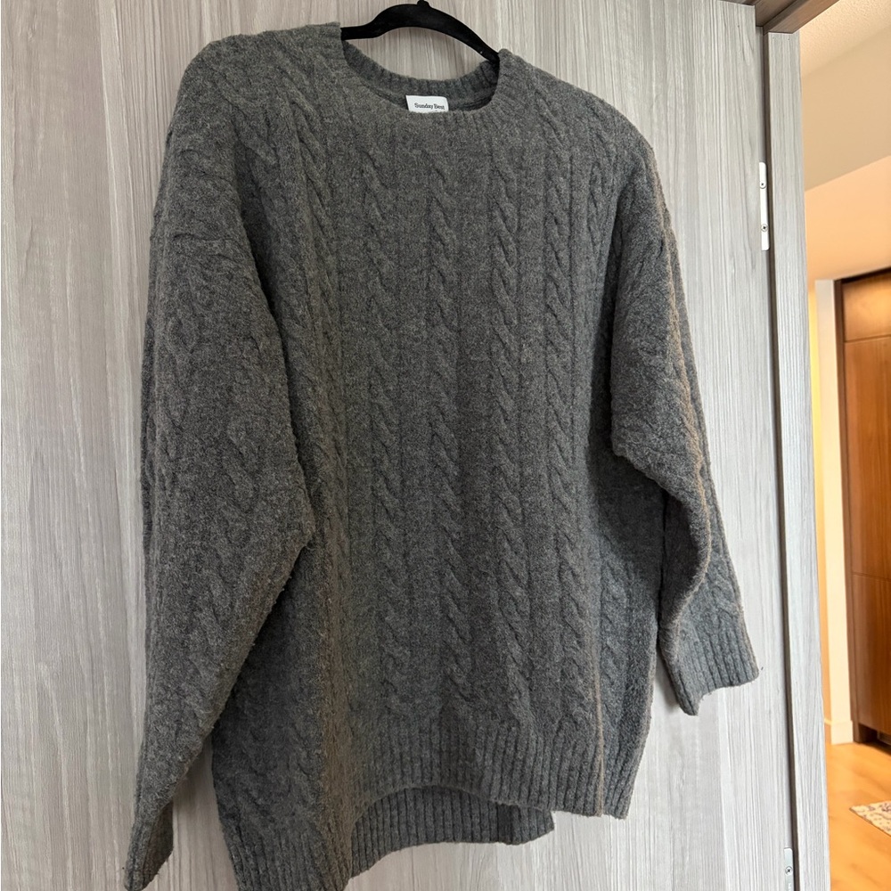 Sunday Best Cable-Knit Crewneck Sweater - Charcoal Gray